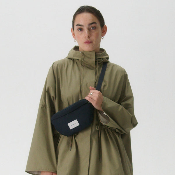 SANDQVIST GROUND CROSSBODY BAG / サンクヴィスト グラウンド クロスボディバッグ