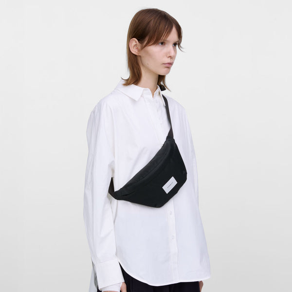 SANDQVIST GROUND CROSSBODY BAG / サンクヴィスト グラウンド クロスボディバッグ