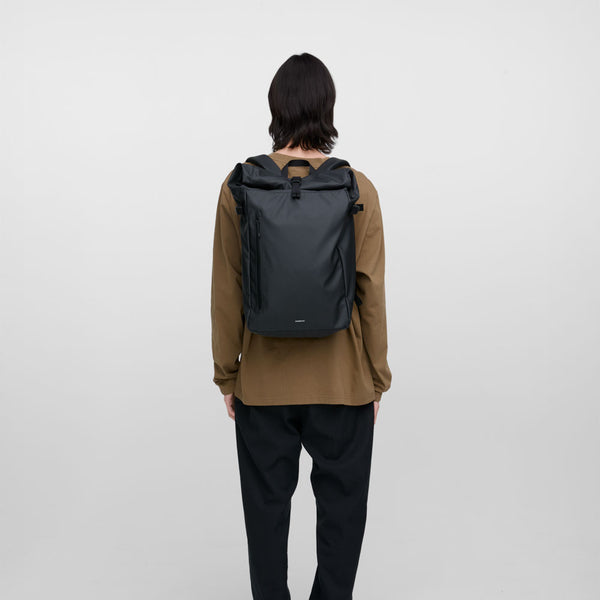 SANDQVIST STREAM SLIM ROLLTOP BACKPACK 16" / サンクヴィスト  ストリーム スリム ロールトップ 16インチ
