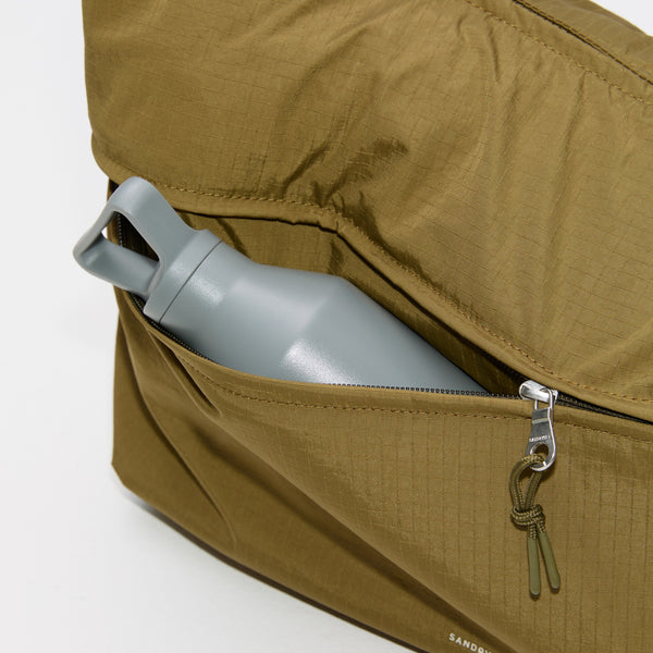 SANDQVIST GRID SHOULDER BAG Olive